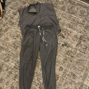 Figs graphite scrubs set